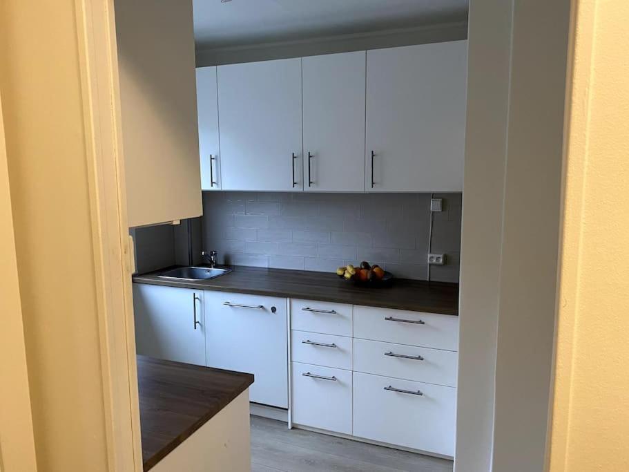 Lovely 2 Bedroom Apartmen With Free Parking Берген Экстерьер фото