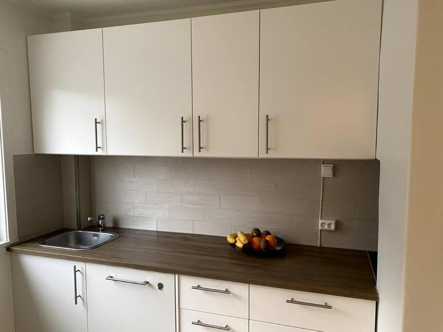 Lovely 2 Bedroom Apartmen With Free Parking Берген Экстерьер фото