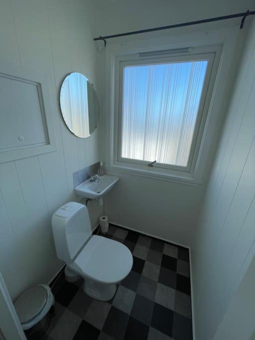 Lovely 2 Bedroom Apartmen With Free Parking Берген Экстерьер фото